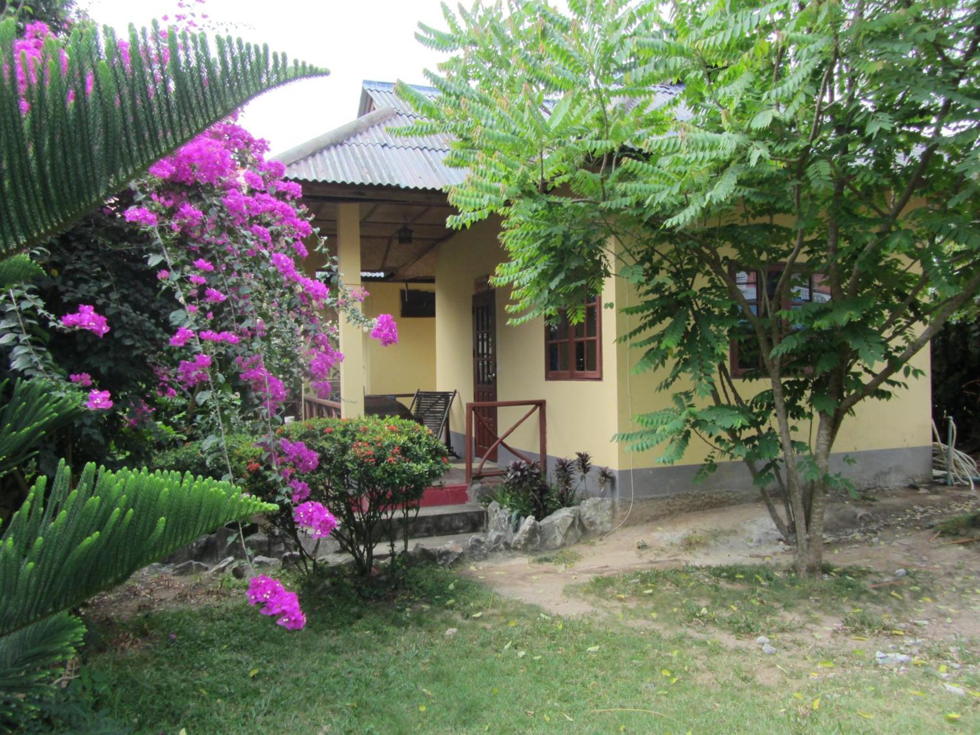 Flower Paradise Bungalows & Swiss Restaurant Roestiland Lamai Beach  Værelse billede