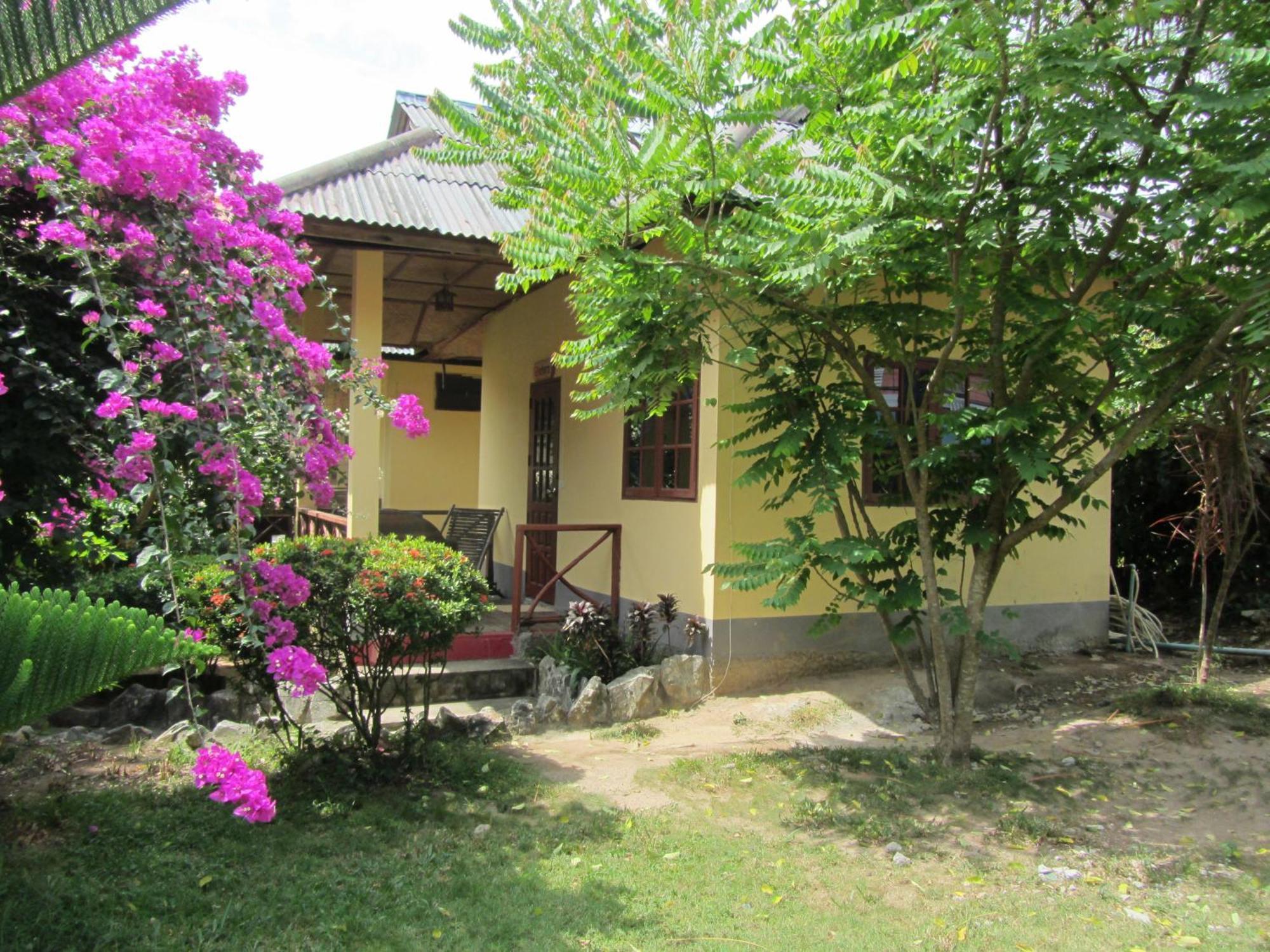 Flower Paradise Bungalows & Swiss Restaurant Roestiland Lamai Beach  Værelse billede